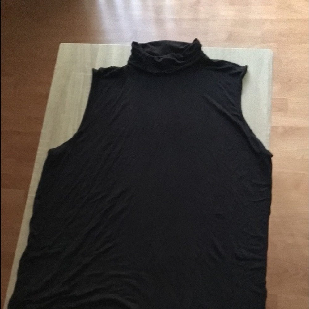 Evri Turtleneck sleeveless Shirt